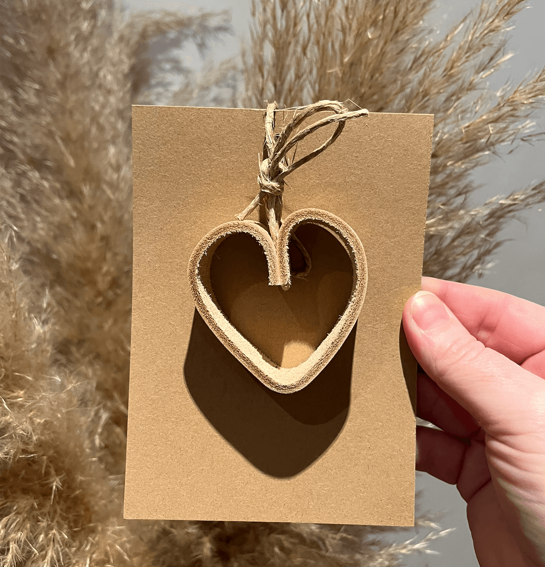 Blanco Kaartje met Lederen hartje